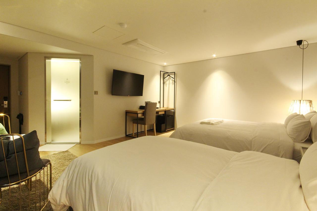Hotel Londoner Hwamyeong Busan Esterno foto